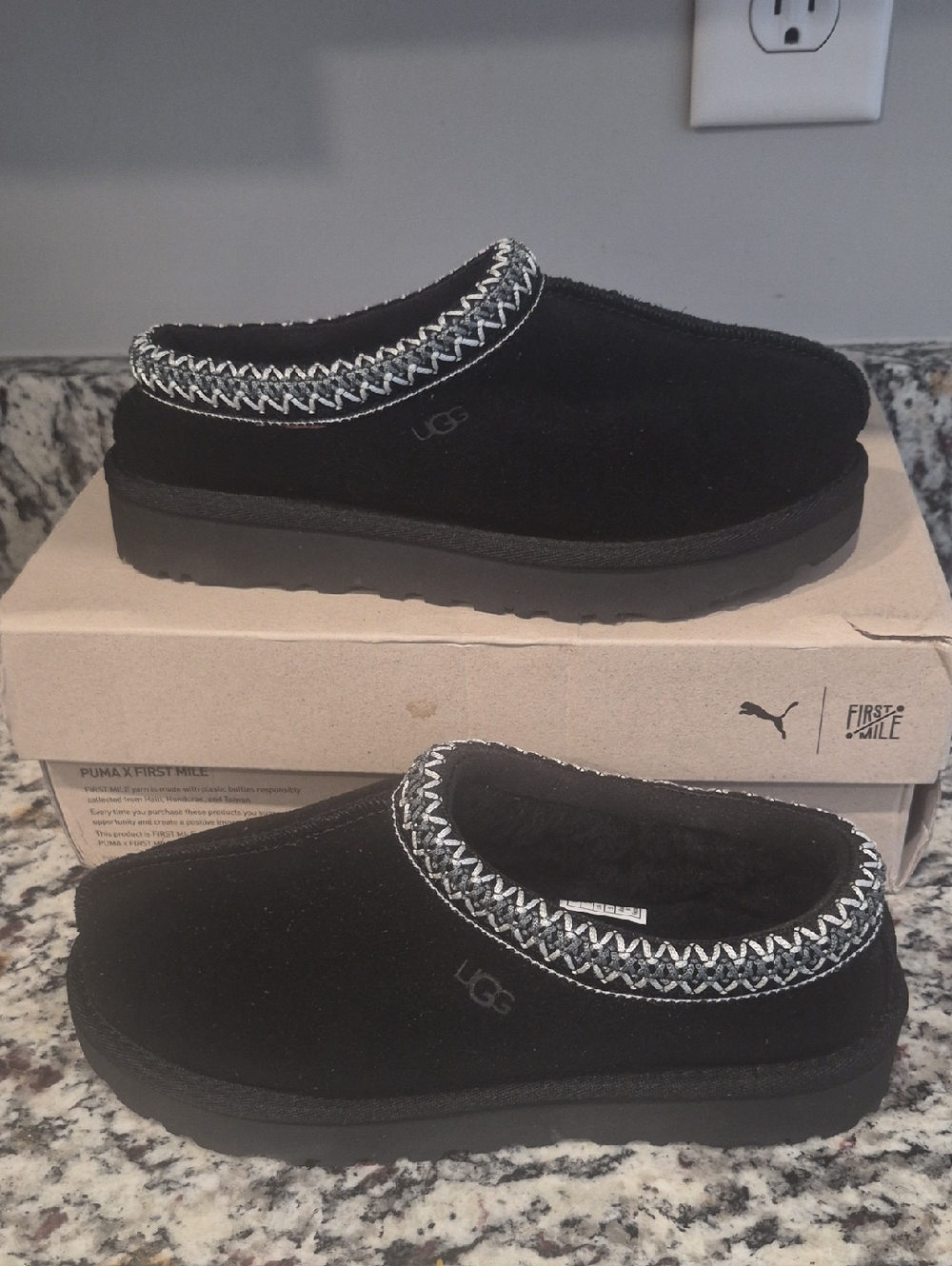 Womens UGG Black Slip-On Cozy Mule Slippers with Contrast Stitching